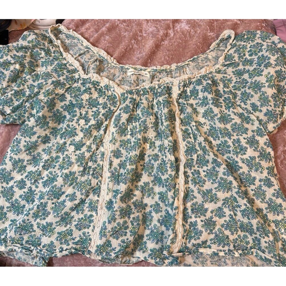 Natural life floral women’s top